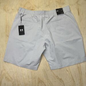NEW Under Armour Vented Shorts Golf Mens Light Gray Flat Front sz 40